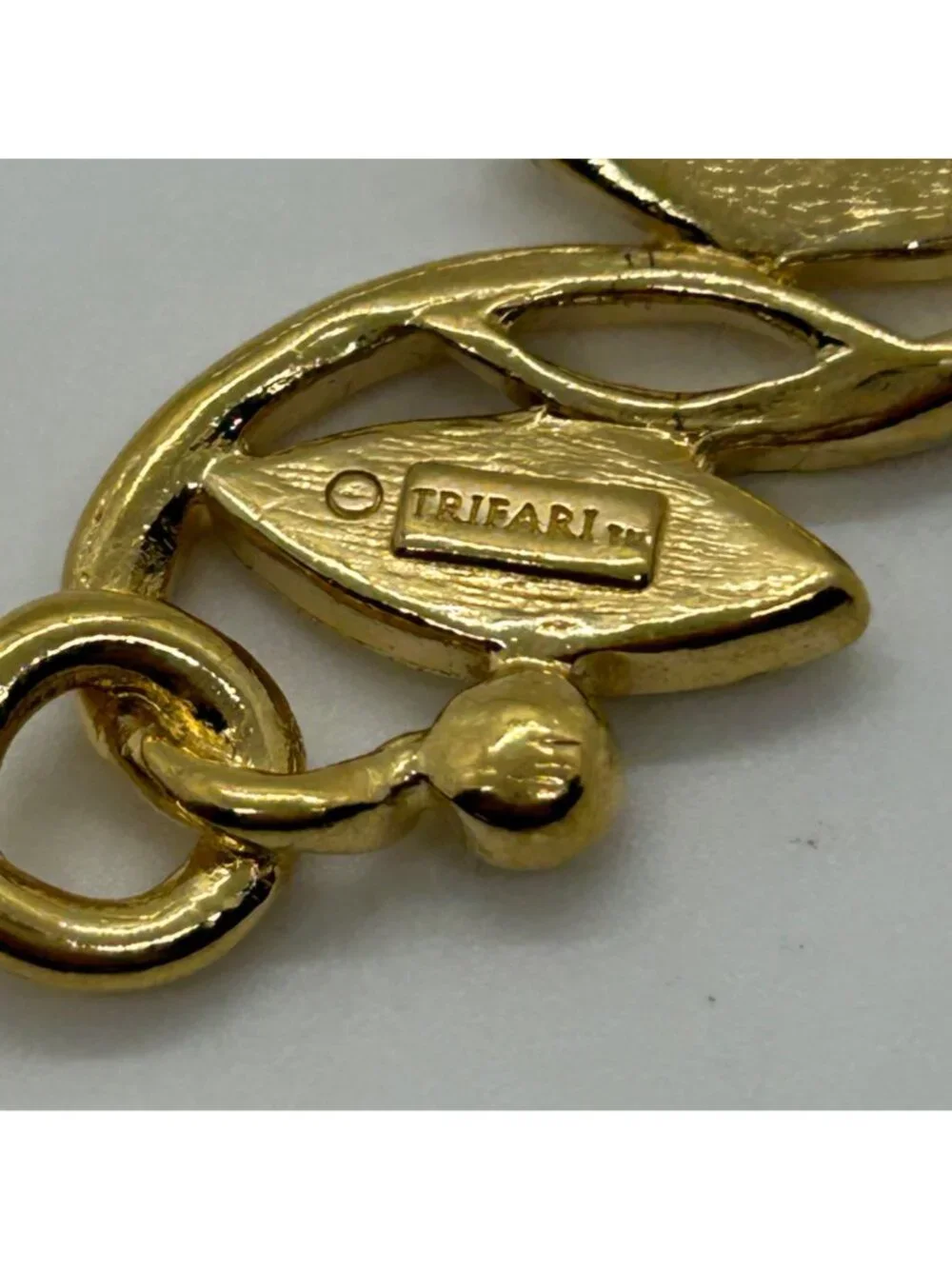 Vintage Trifari Enamel Choker Necklace Gold Tone Leaf Cream 1980s Statement
